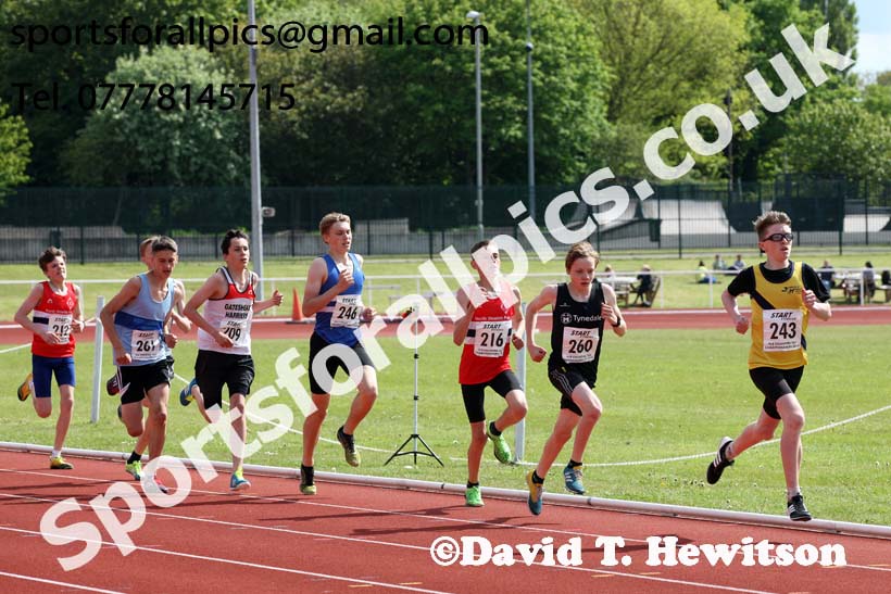 Boys under-15s 800 metres, North Eastern Track and Fields Champs., Middlesbrough. Photo: David T. Hewitson/Sports for All Pics
